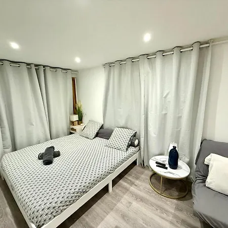 Cosy - Free Parking - Calme Cranves-Sales