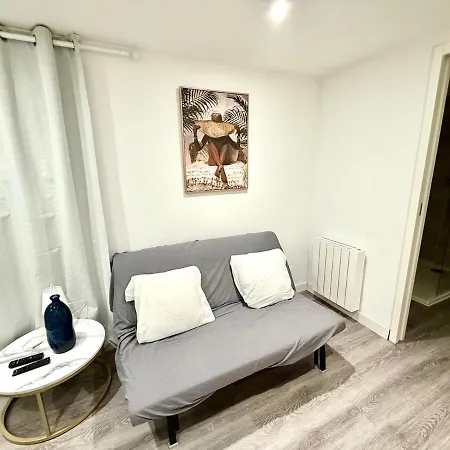 Cosy - Free Parking - Calme Apartment