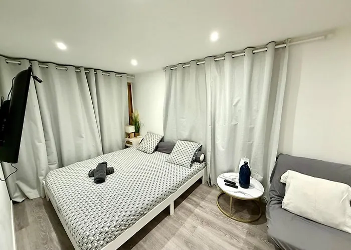Cosy - Free Parking - Calme Cranves-Sales