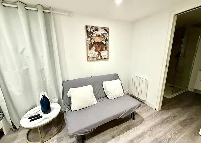 Cosy - Free Parking - Calme Apartment
