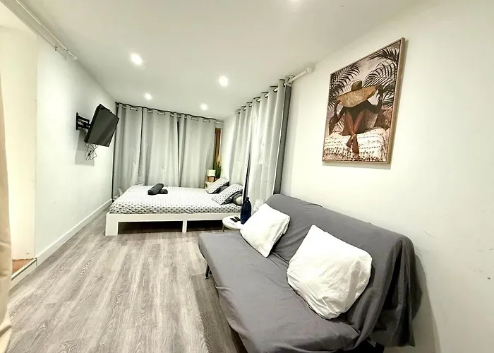 Apartment Cosy - Free Parking - Calme Cranves-Sales